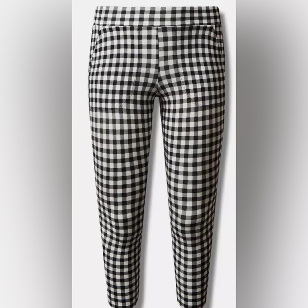 Torrid Black and White Checkered Leggings w/Pockets